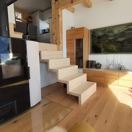 Baumfuchs Direkt An Der Talabfahrt Belalp * Blatten bei Naters