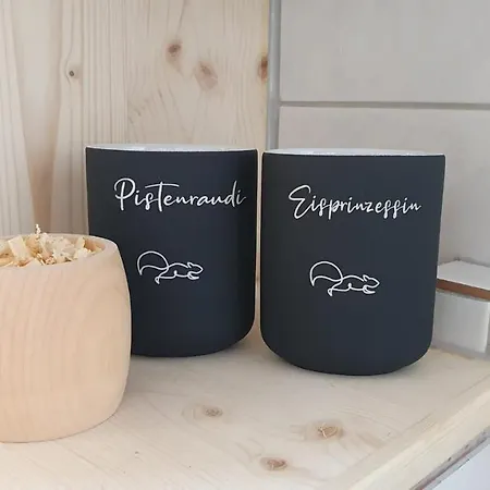 Baumfuchs Direkt An Der Talabfahrt Belalp * Blatten bei Naters